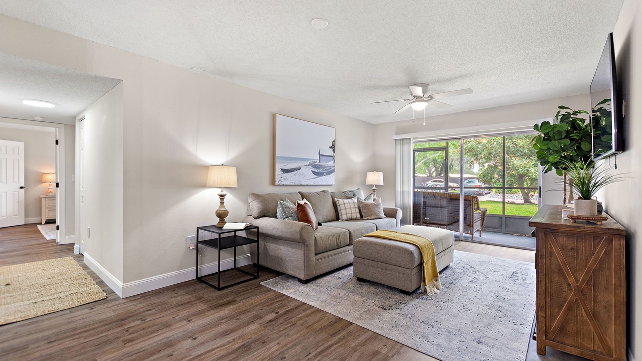 Photo of Livingroom in Sarasota Springs