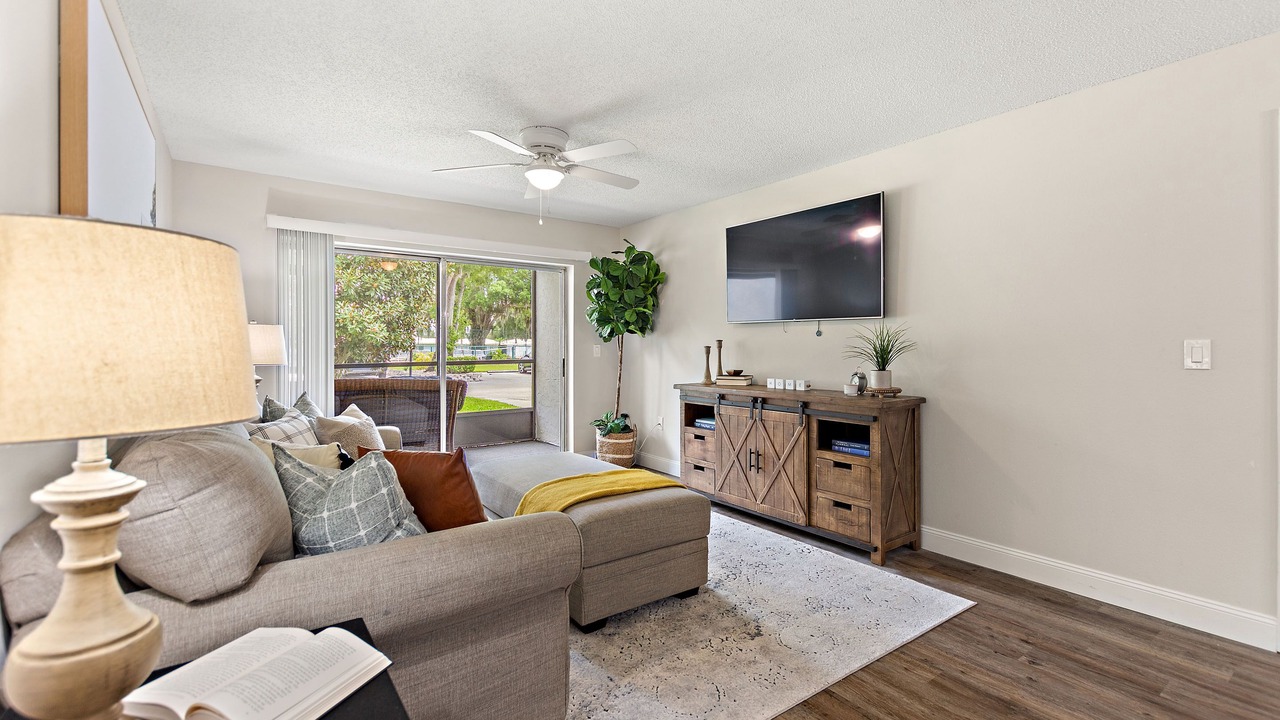 Photo of Livingroom in Sarasota Springs