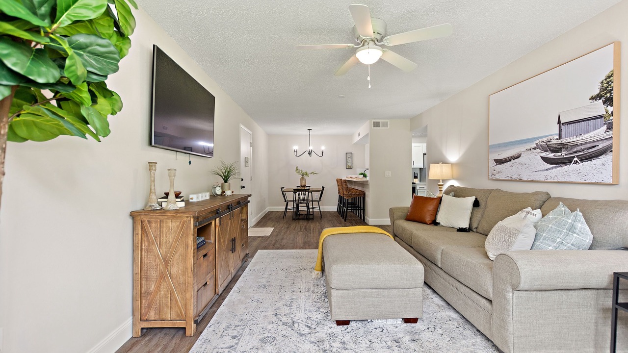 Photo of Livingroom in Sarasota Springs
