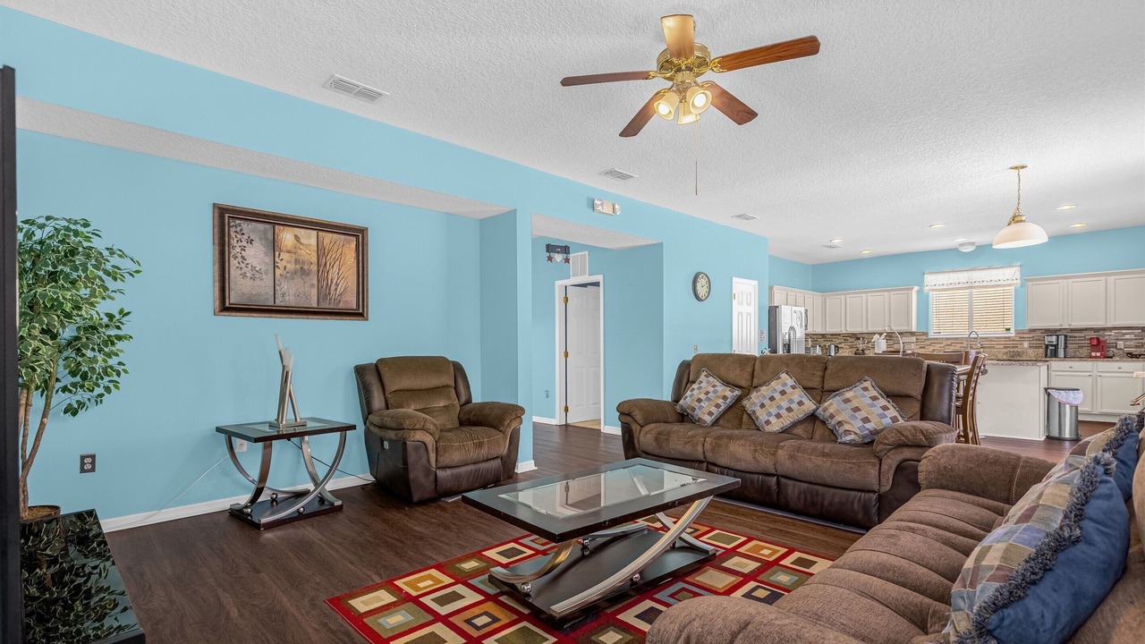 Photo of Livingroom in Windwood Bay