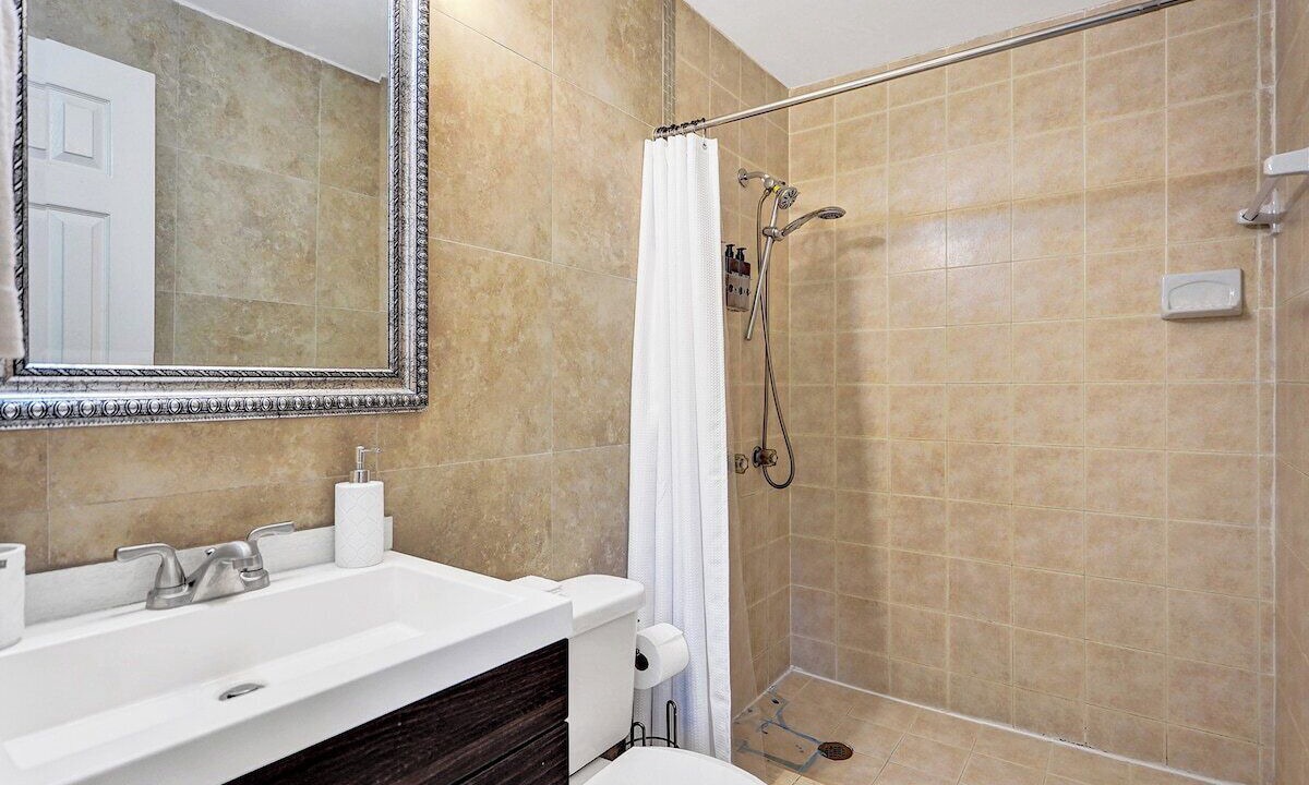 Photo of Bathroom in Hallandale Beach