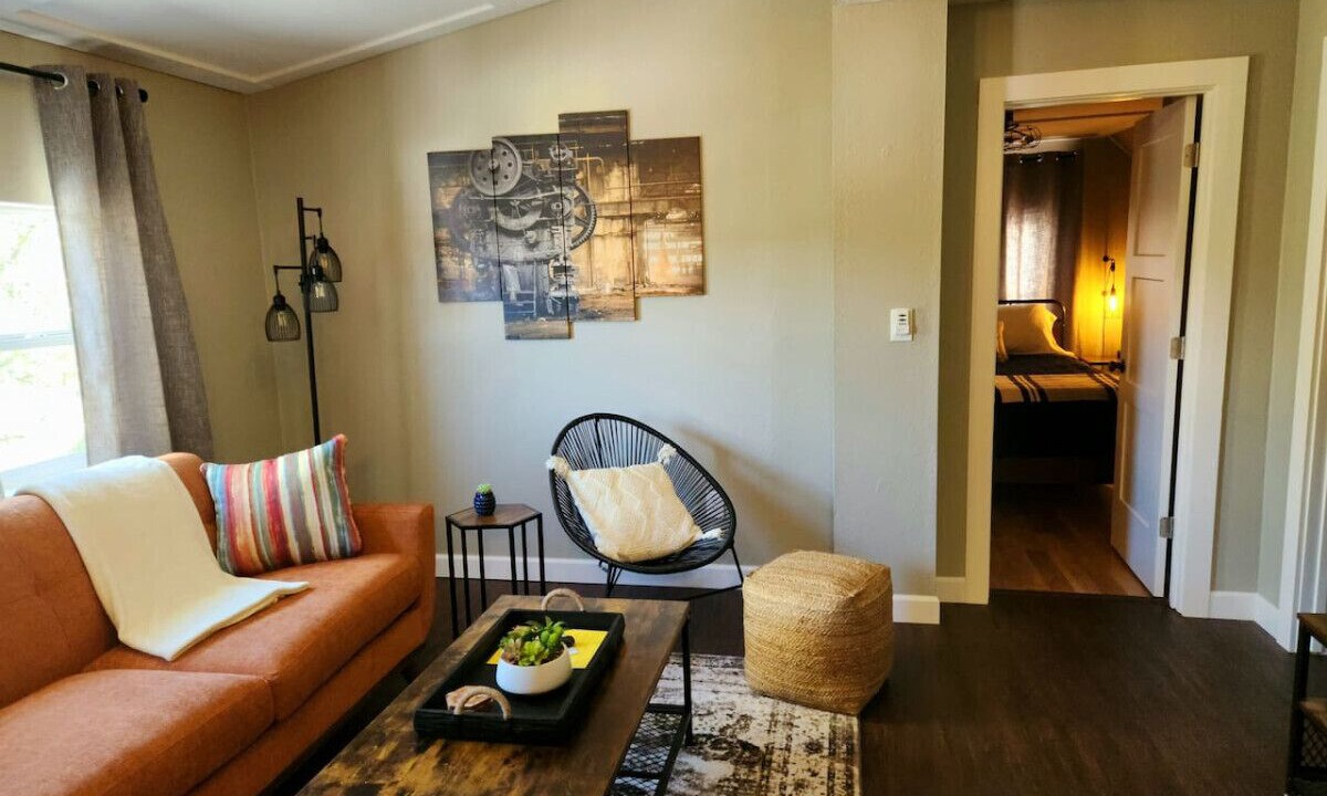 Photo of Livingroom in Downtown Dunedin