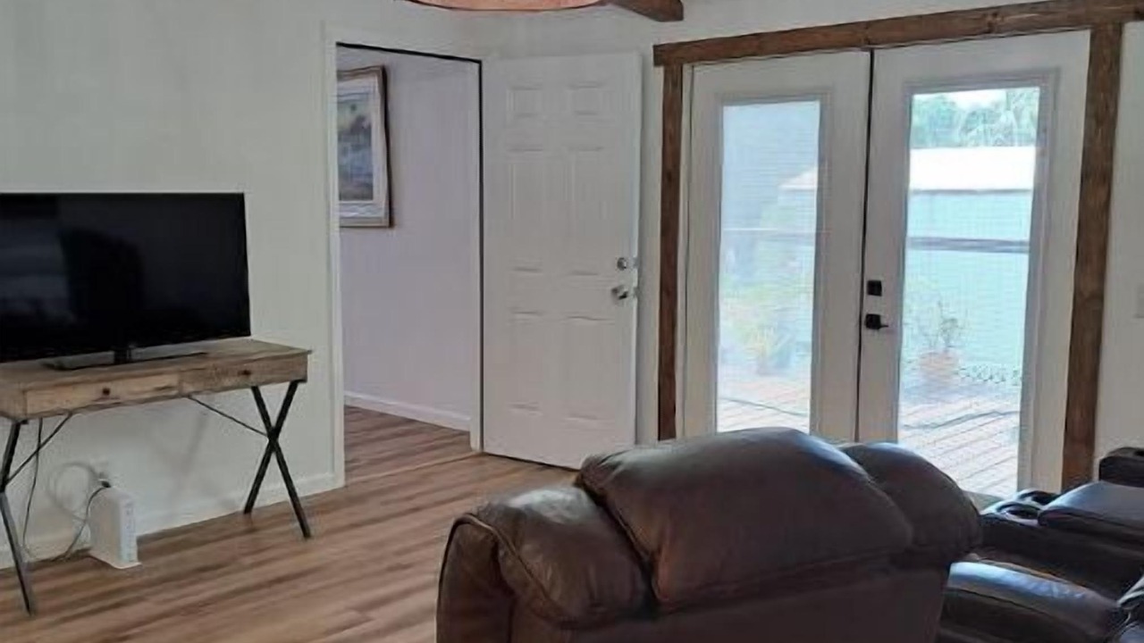 Photo of Livingroom in Plantation Island
