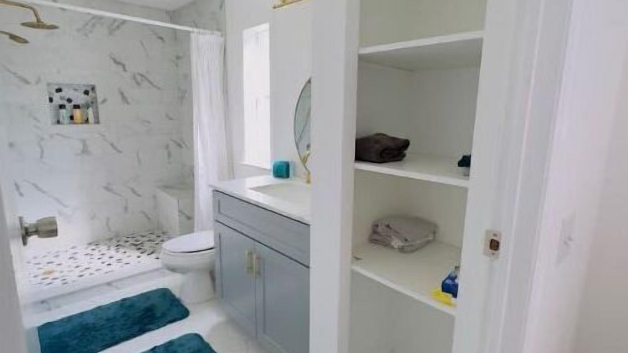 Photo of Bathroom in Plantation Island