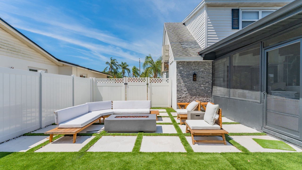 Photo of Patio Balcony in Bay Crest Park