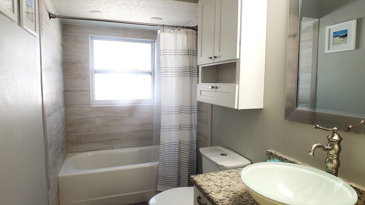 Photo of Bathroom in Country Oaks