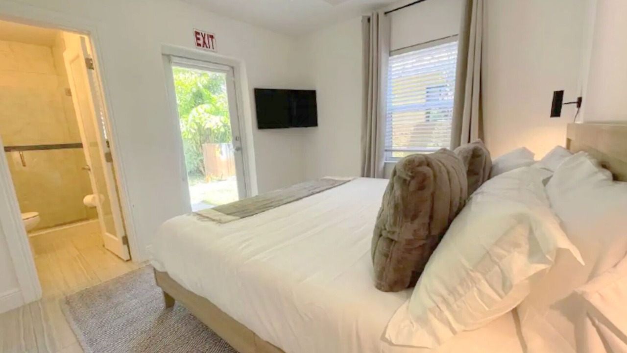 Photo of Bedroom in Royal Poinciana