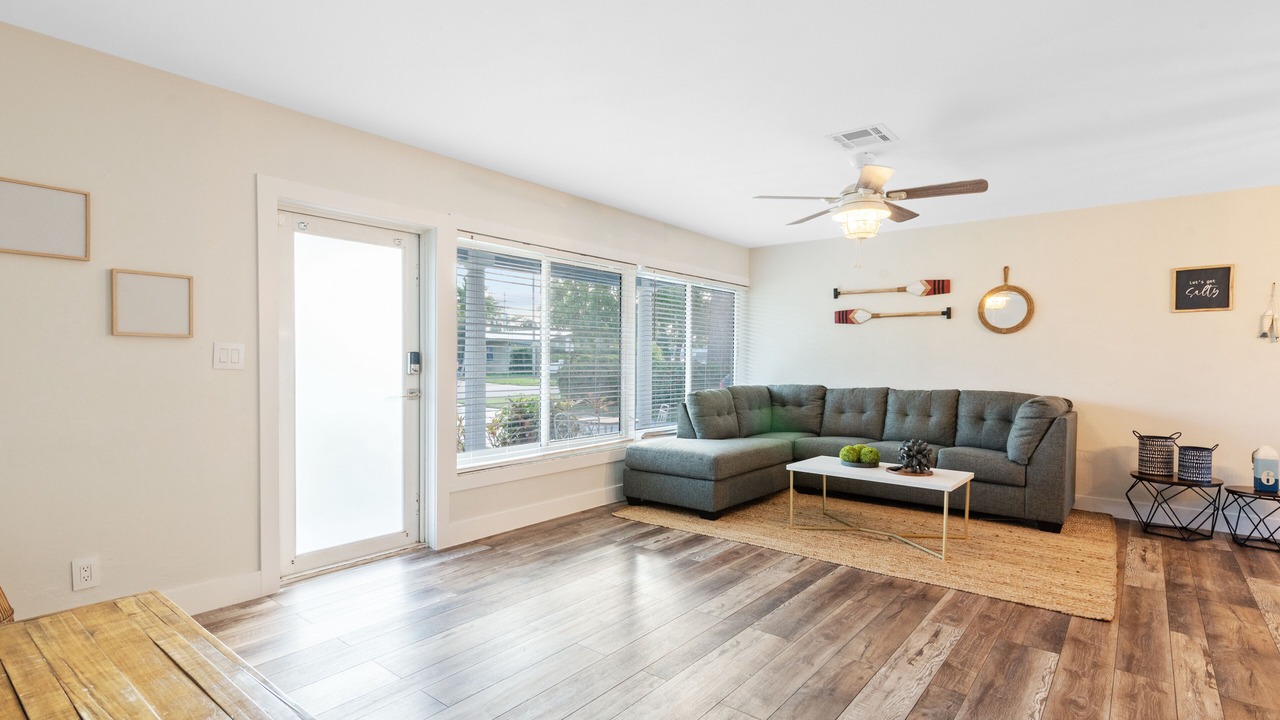 Photo of Livingroom in Pompano Isles