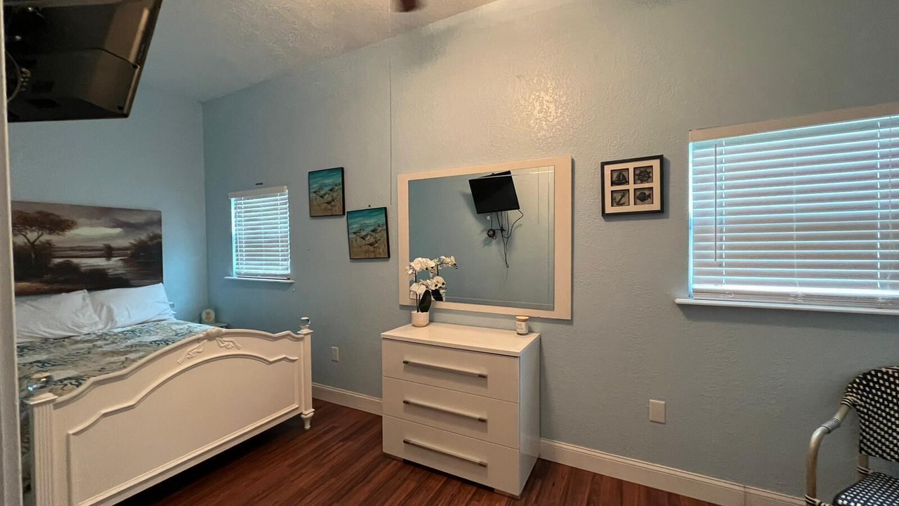 Photo of Bedroom in Pinellas Point