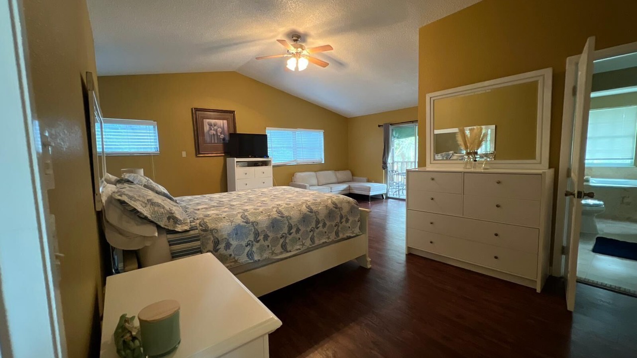 Photo of Bedroom in Pinellas Point