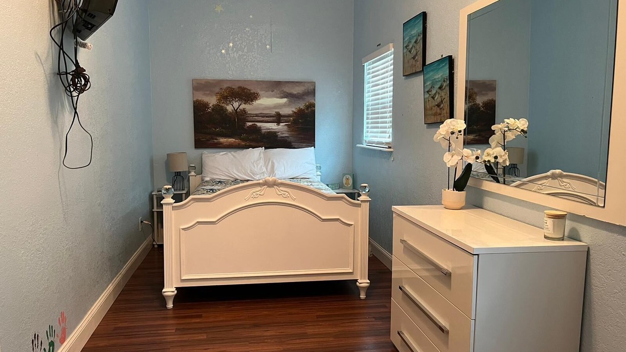 Photo of Bedroom in Pinellas Point