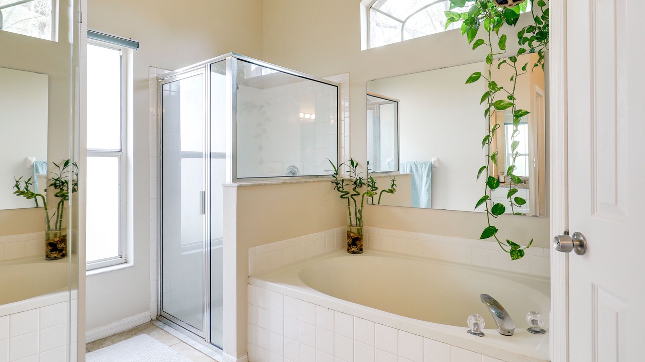 Photo of Bathroom in Valrico