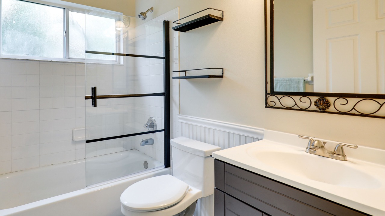 Photo of Bathroom in Valrico
