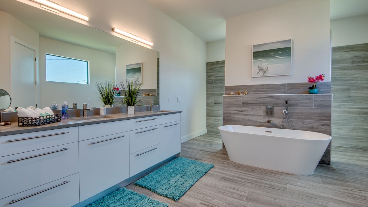 Photo of Bathroom in Mariner