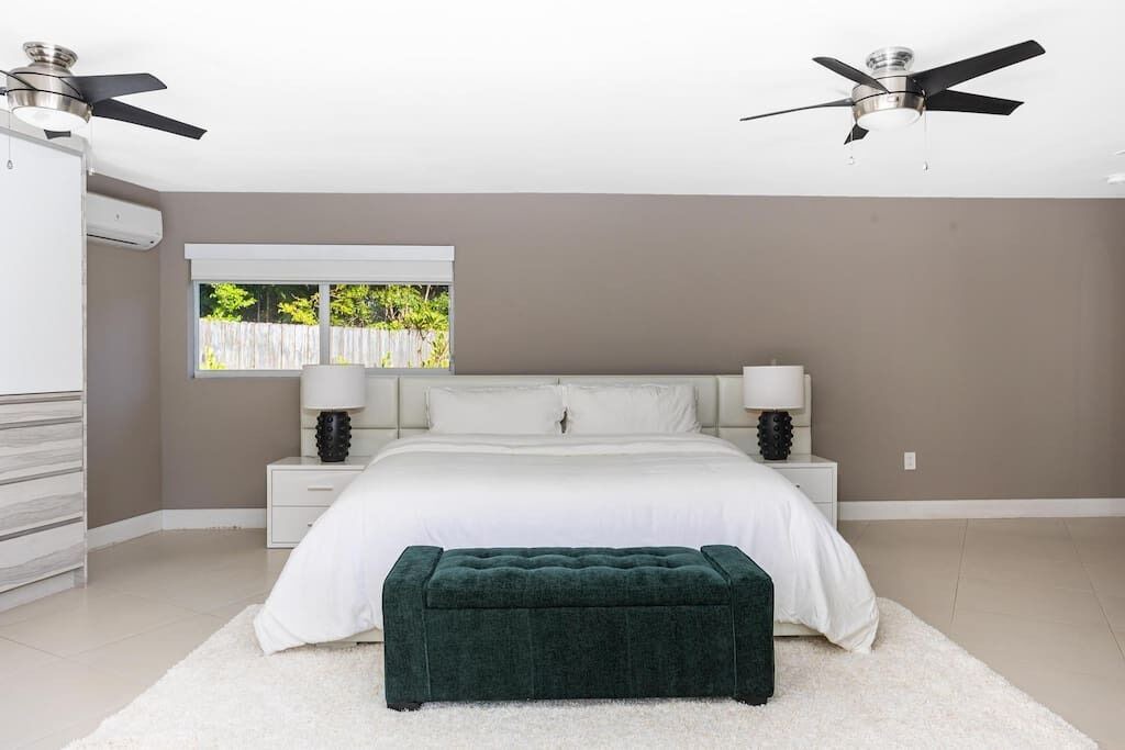 Photo of Bedroom in Biscayne Park