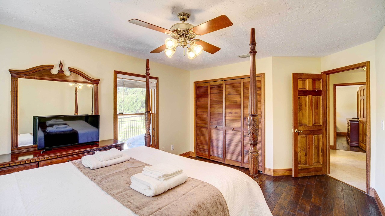 Photo of Bedroom in Tropic