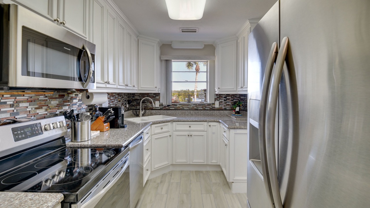 Photo of Kitchen in Harbor Oaks