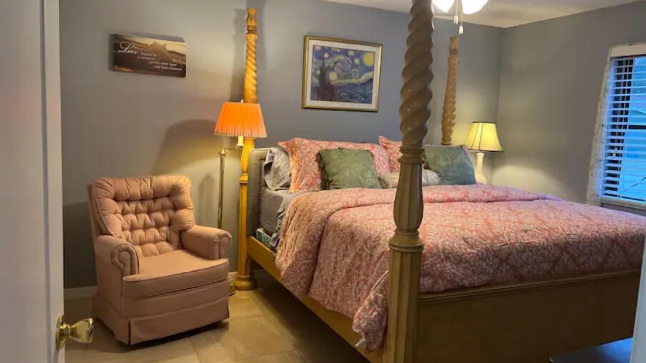 Photo of Bedroom in Hudson