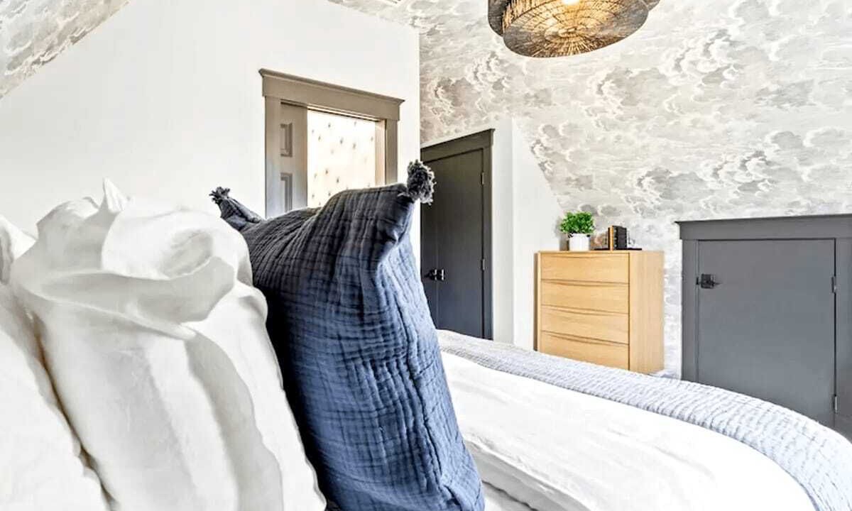Photo of Bedroom in Downtown Historic District