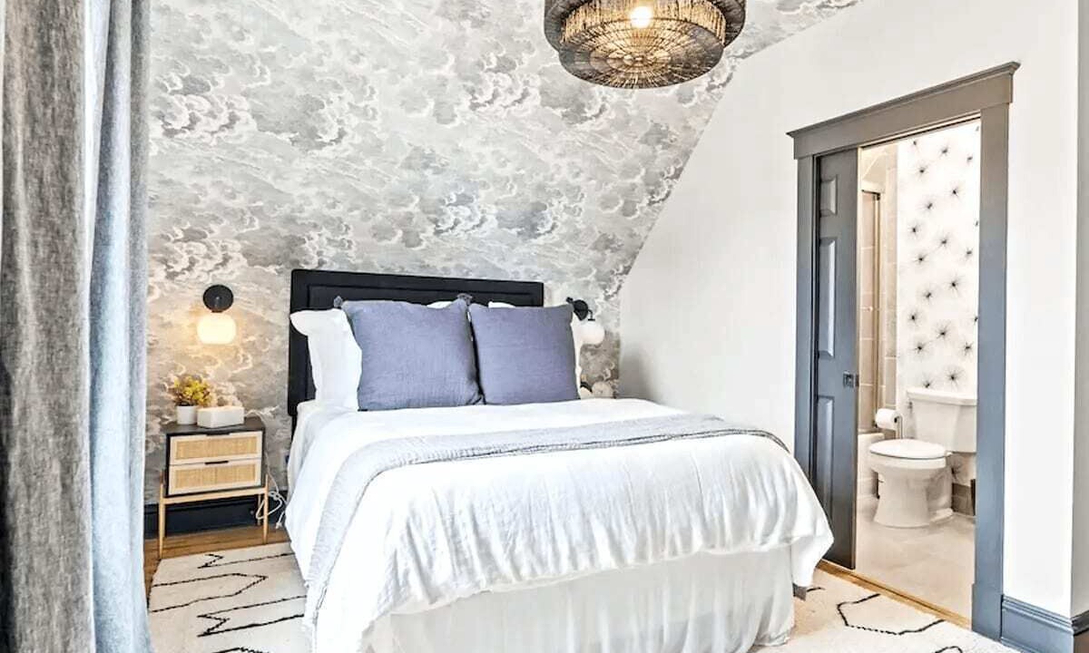Photo of Bedroom in Downtown Historic District
