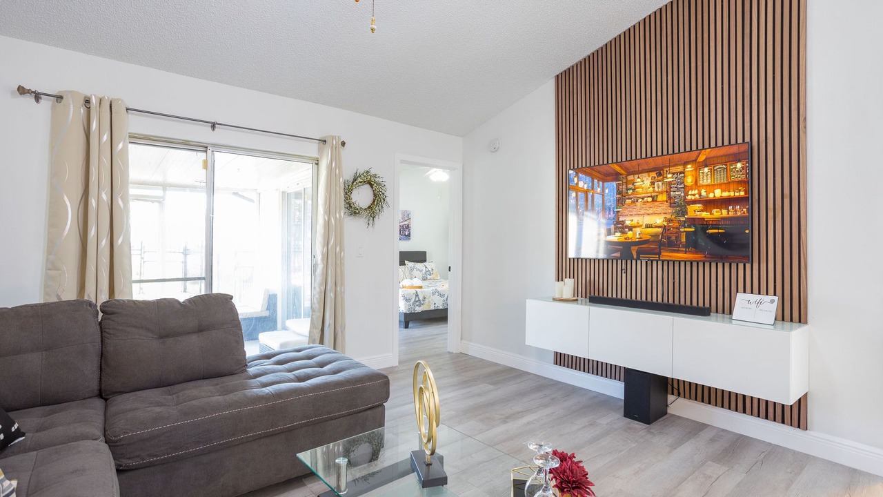 Photo of Livingroom in Seffner Community Alliance