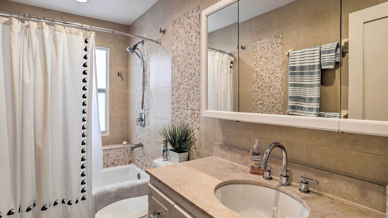 Photo of Bathroom in Juno Beach