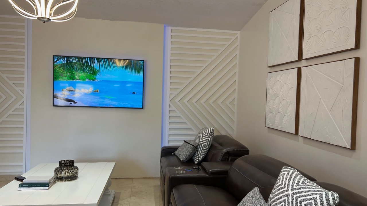 Photo of Livingroom in Weston