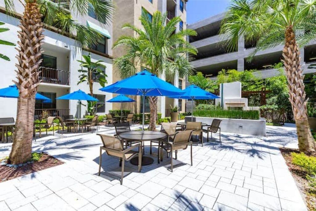 Photo of Outdoor in Carver City - Lincoln Gardens