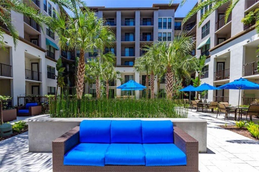 Photo of Patio Balcony in Carver City - Lincoln Gardens