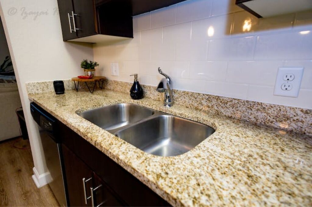 Photo of Kitchen in Carver City - Lincoln Gardens
