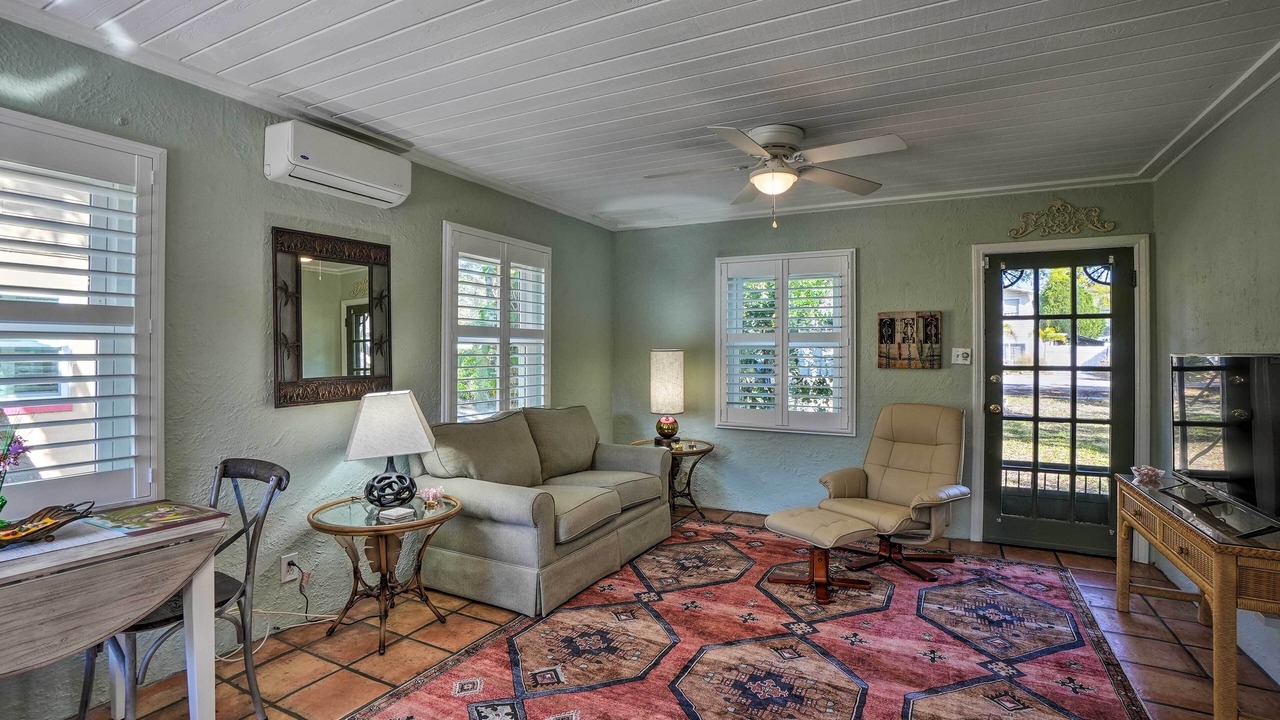 Photo of Livingroom in Crystal Beach