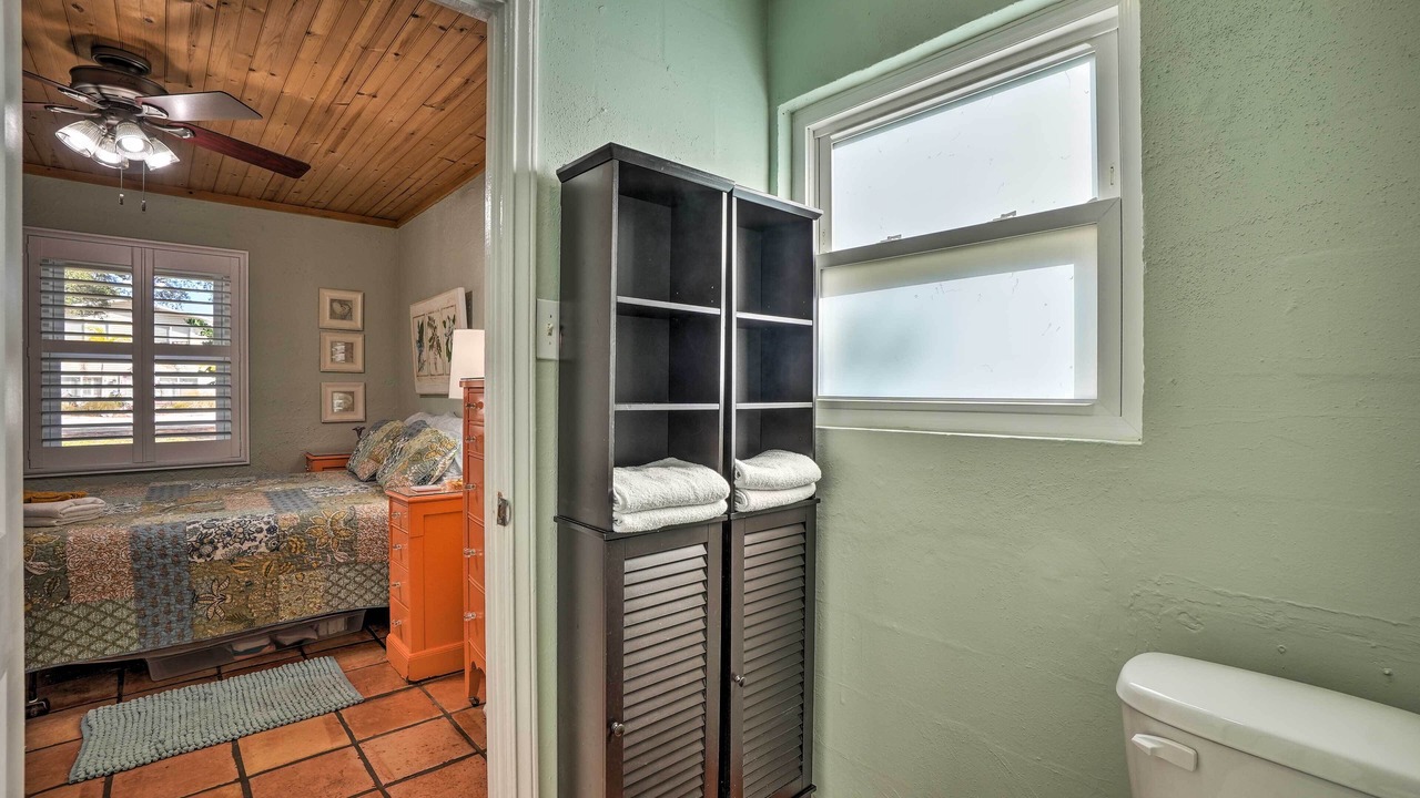 Photo of Bedroom in Crystal Beach