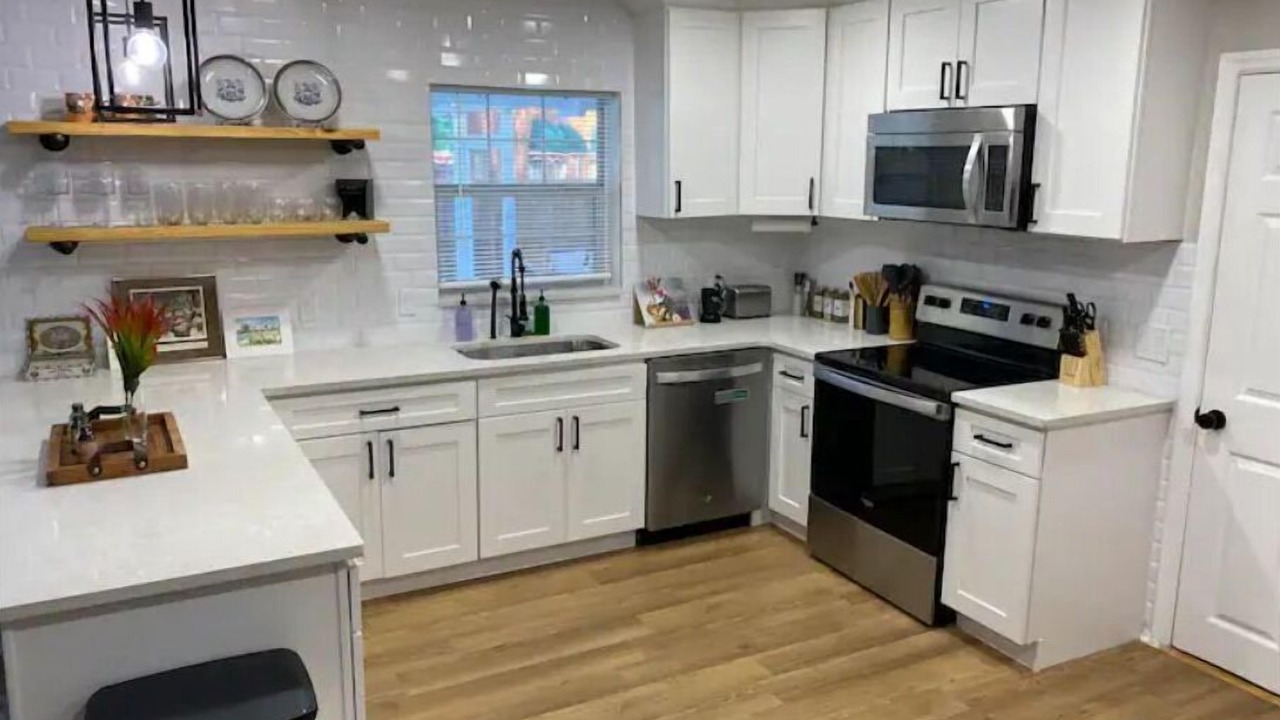 Photo of Kitchen in Bearss Plaza