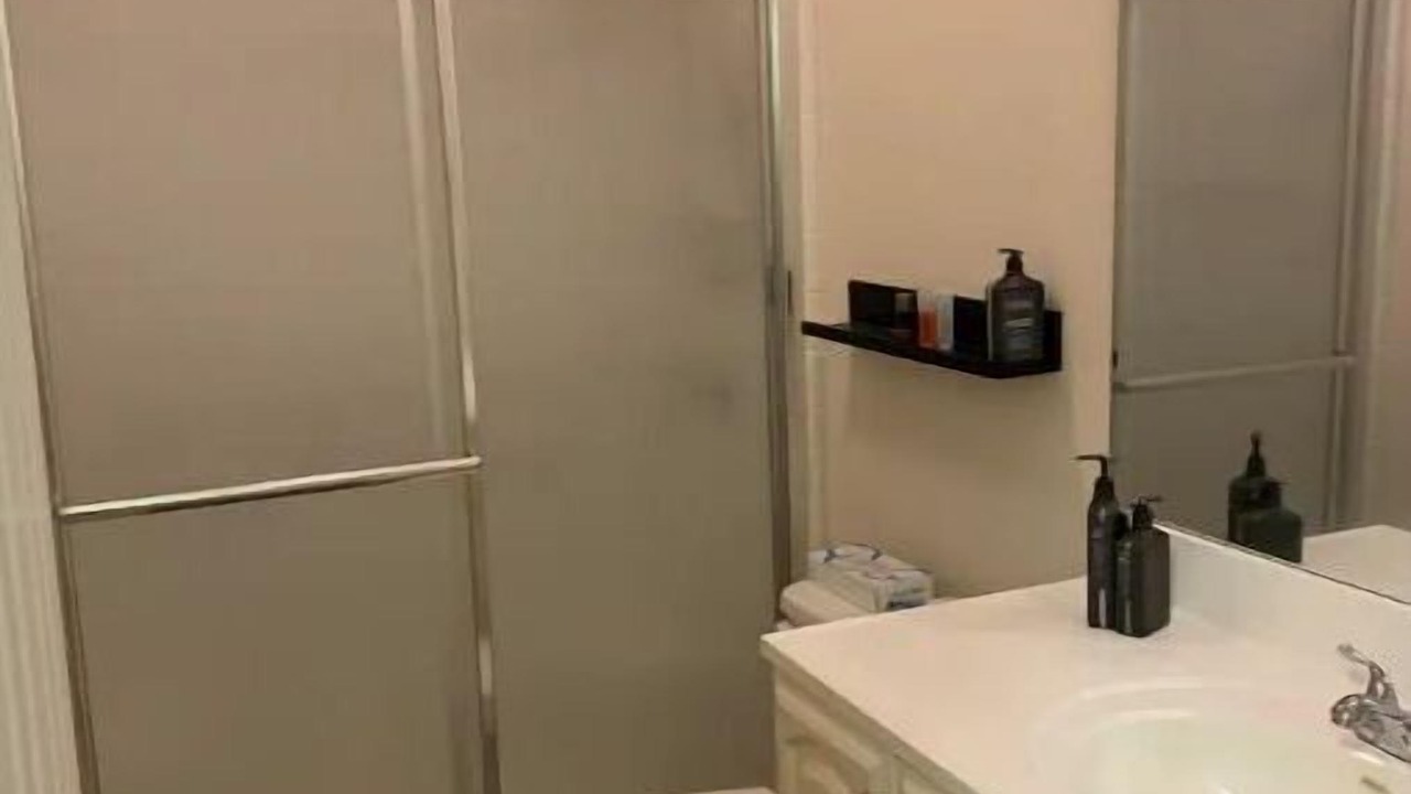 Photo of Bathroom in Auburndale