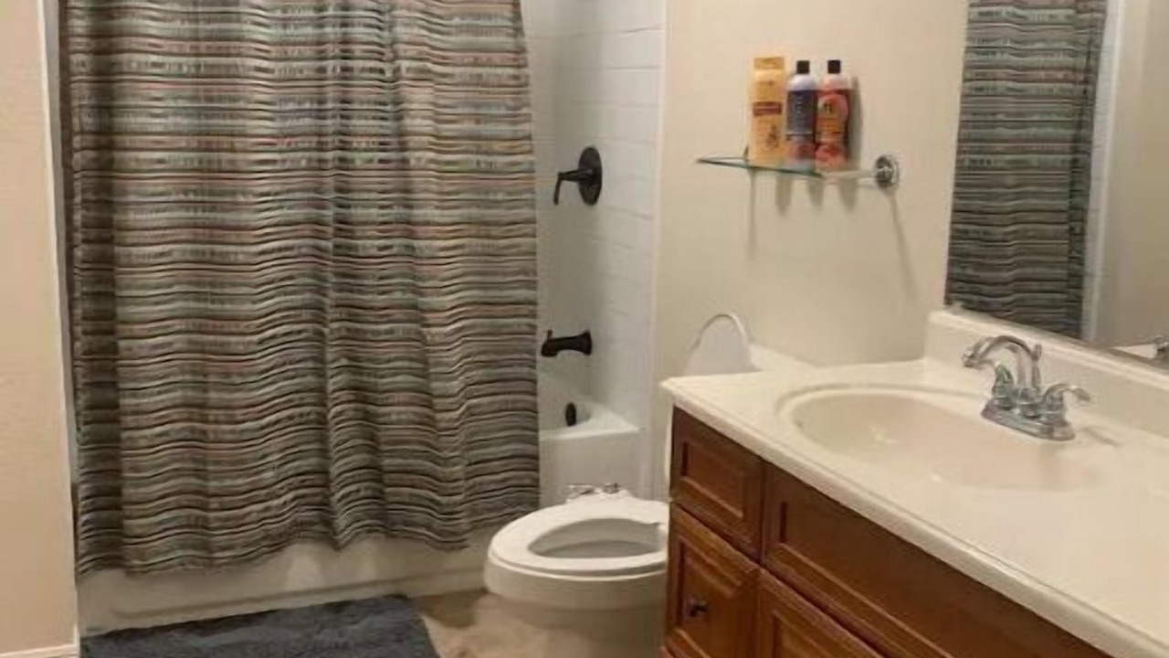 Photo of Bathroom in Auburndale