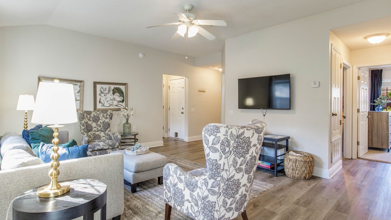 Photo of Livingroom in Ferry Pass