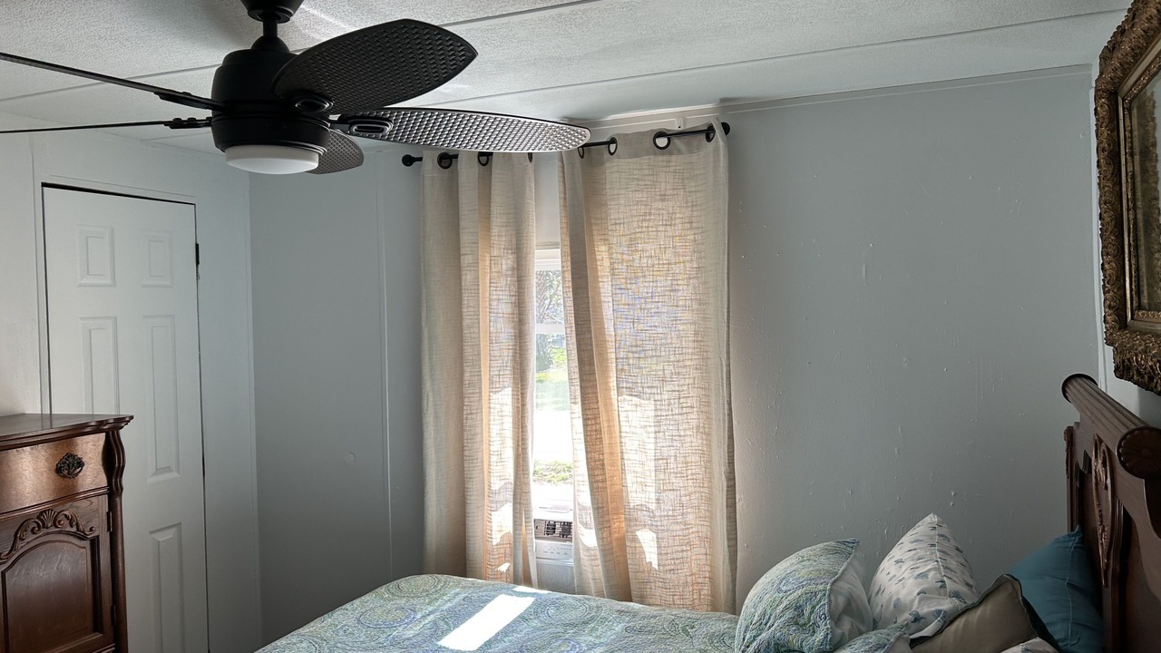 Photo of Bedroom in Taylor Creek