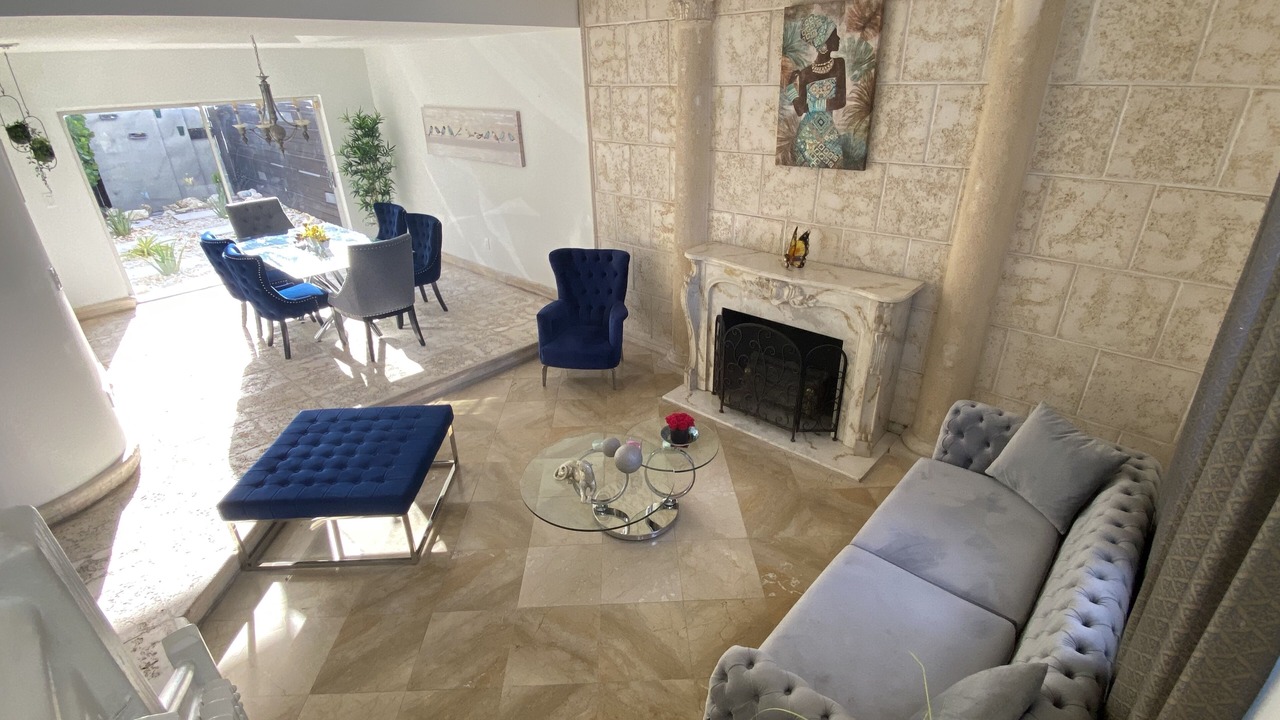 Photo of Livingroom in Ludlam