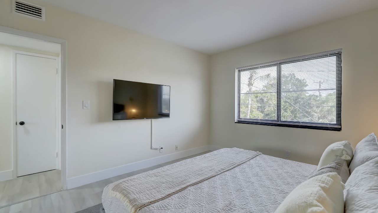 Photo of Bedroom in Imperial Point