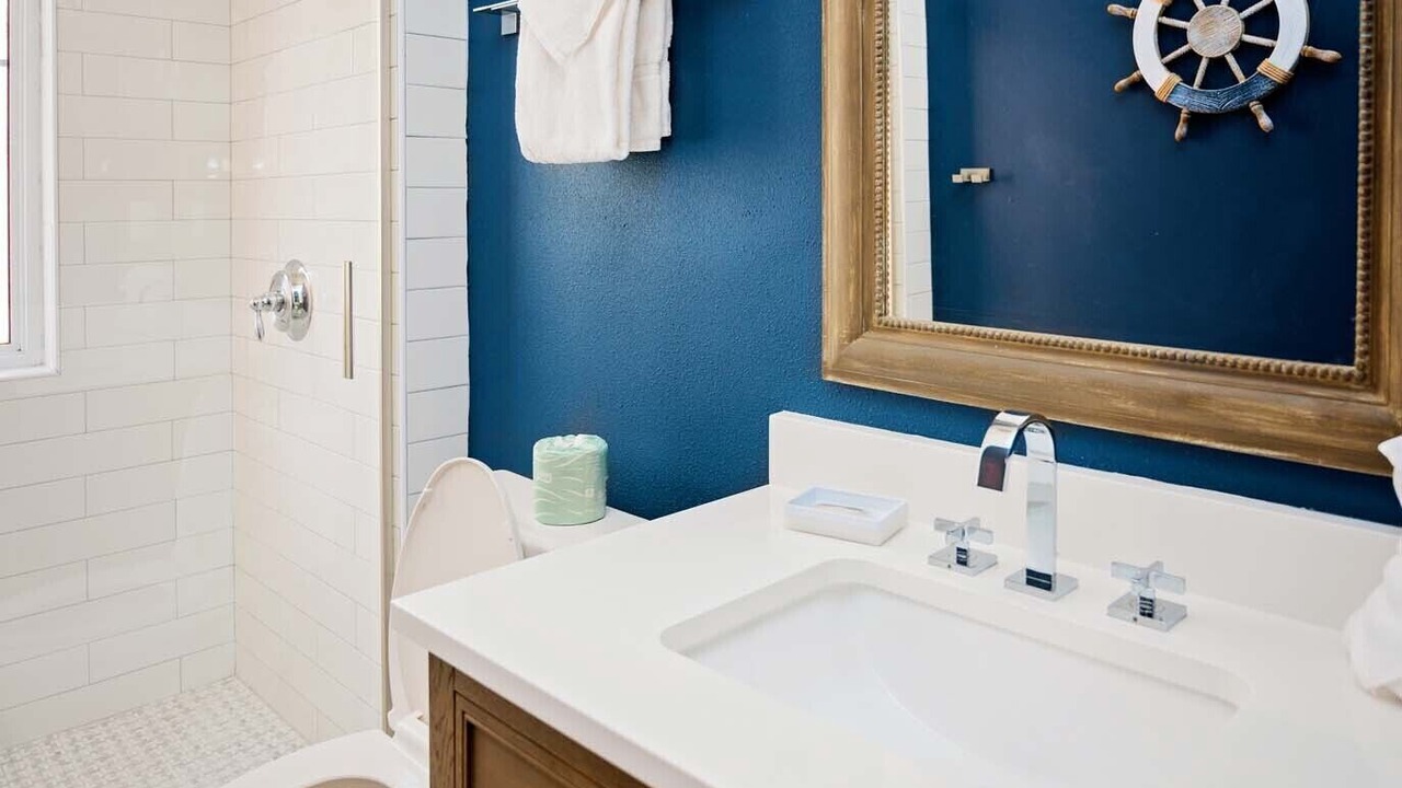 Photo of Bathroom in Laurel Grove