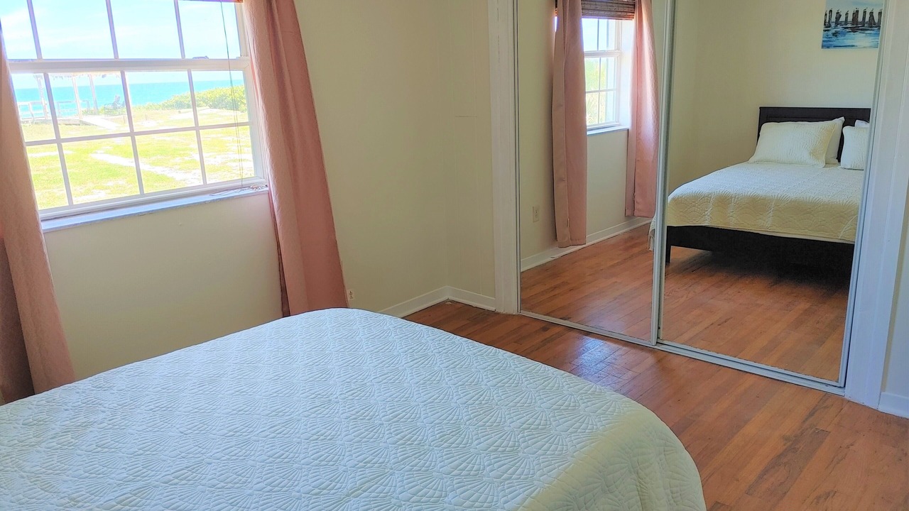 Photo of Bedroom in Melbourne Beach