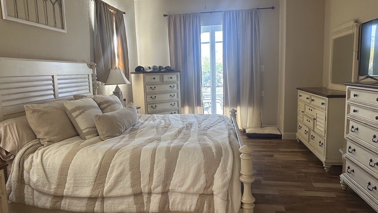 Photo of Bedroom in Saint James City