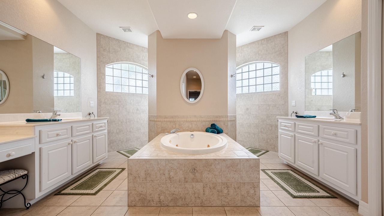 Photo of Bathroom in Jacarandas