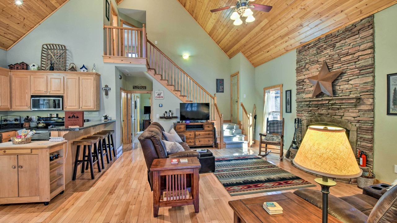 Photo of Livingroom in Dahlonega