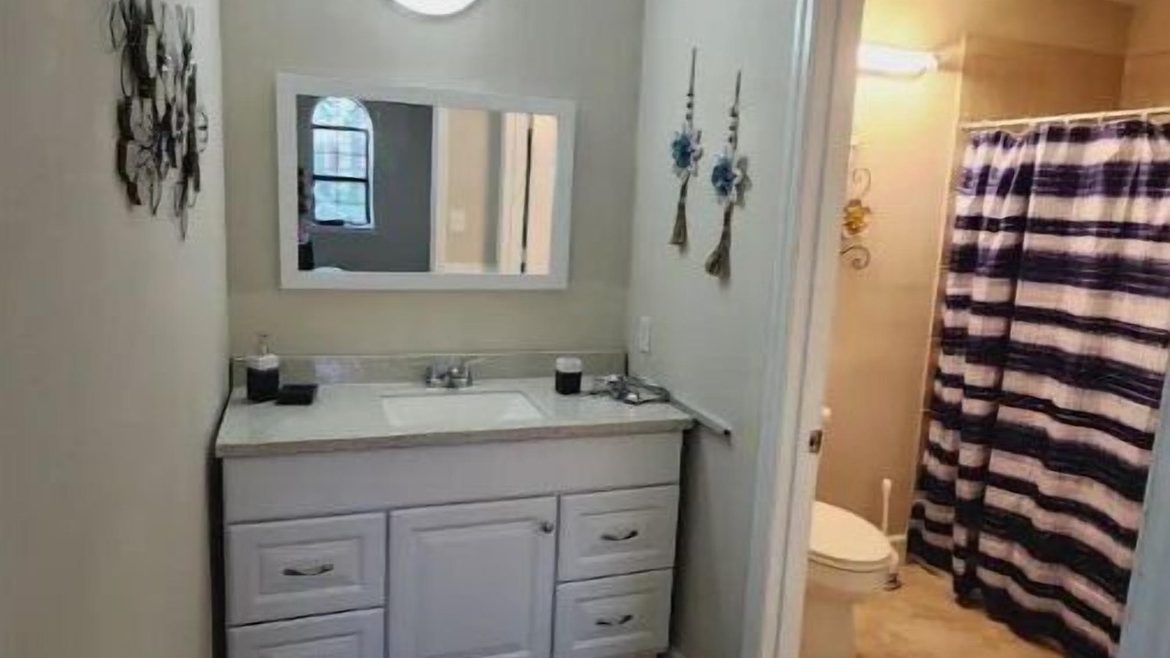 Photo of Bathroom in Candler