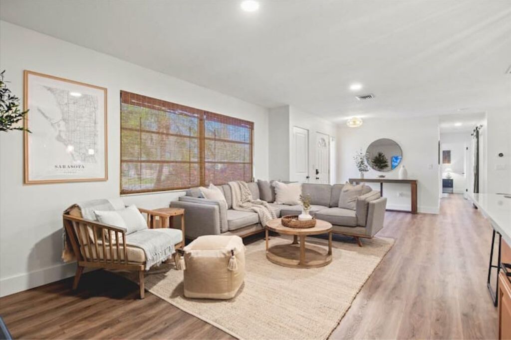Photo of Livingroom in Arlington Park