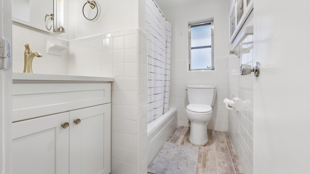 Photo of Bathroom in Isles of Capri