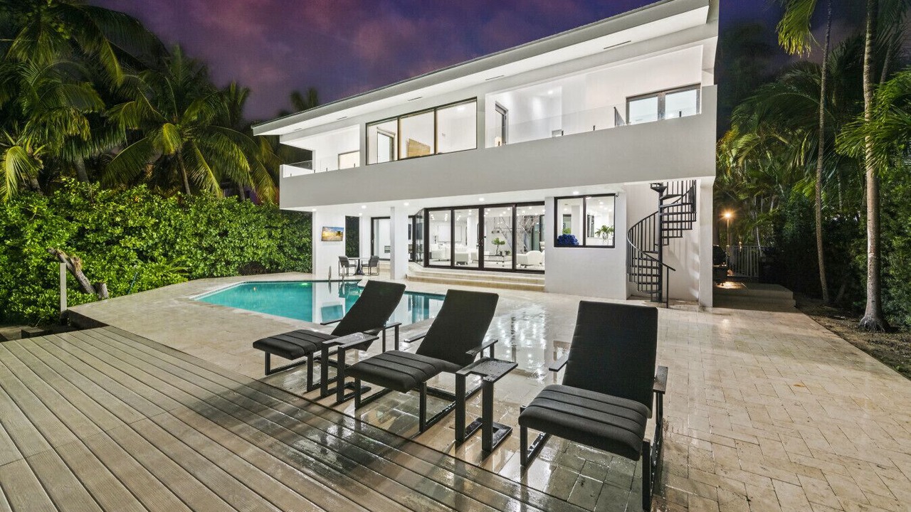 Photo of Outdoor in North Bay Village