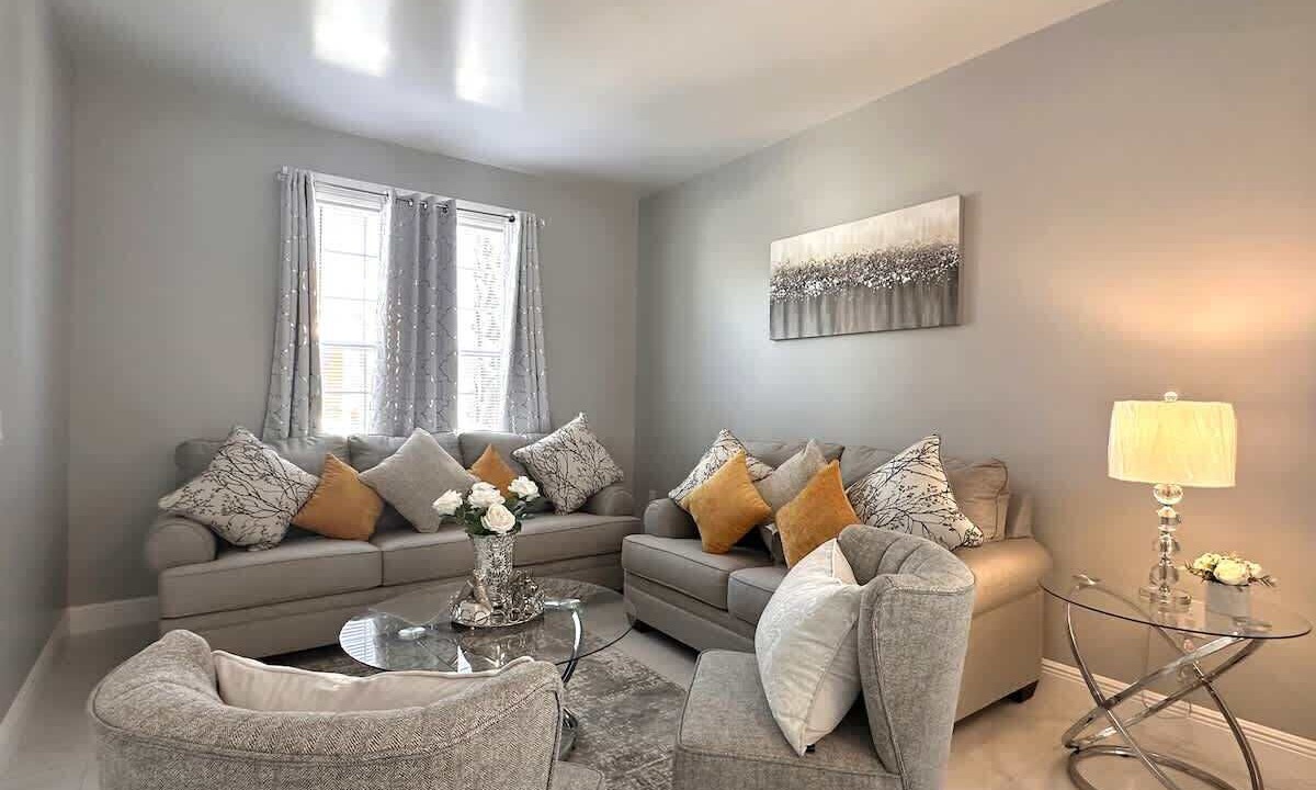 Photo of Livingroom in Loughman