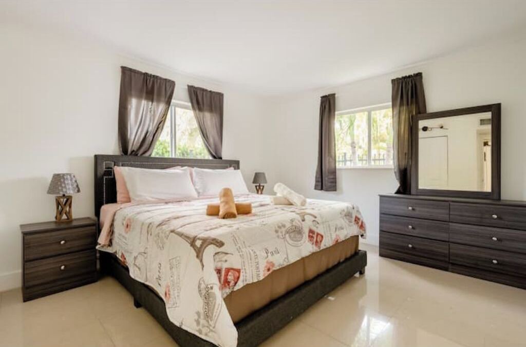 Photo of Bedroom in Riverside Park